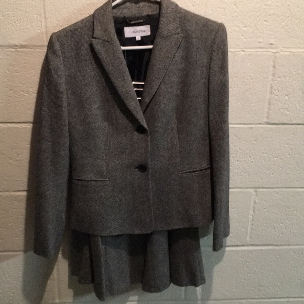 Calvin Klein suit set size 4.